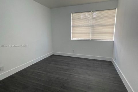 Apartment in Hollywood, Florida 3 bedrooms, 120.77 sq.m. № 1948793 - photo 10