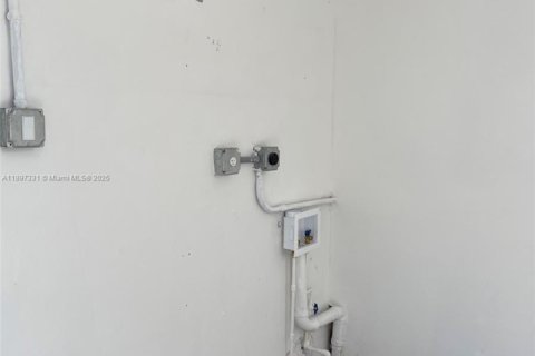 Apartment in Hollywood, Florida 3 bedrooms, 120.77 sq.m. № 1948793 - photo 26