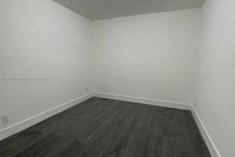 Apartment in Hollywood, Florida 3 bedrooms, 120.77 sq.m. № 1948793 - photo 13