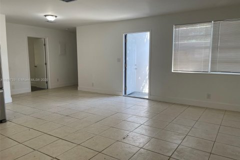 Apartment in Hollywood, Florida 3 bedrooms, 120.77 sq.m. № 1948793 - photo 22