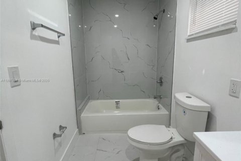 Apartment in Hollywood, Florida 3 bedrooms, 120.77 sq.m. № 1948793 - photo 15