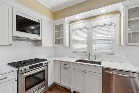 Villa ou maison à vendre à Tampa, Floride: 6 chambres, 421.4 m2 № 2416971 - photo 17