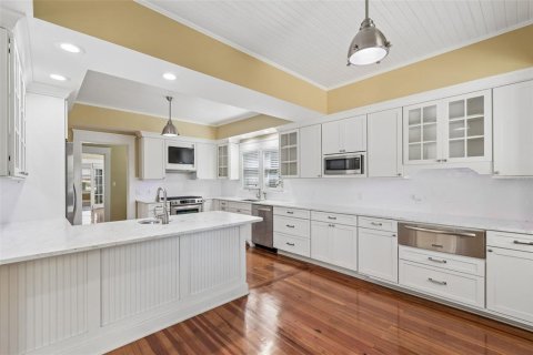 Villa ou maison à vendre à Tampa, Floride: 6 chambres, 421.4 m2 № 2416971 - photo 15