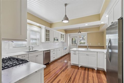 Villa ou maison à vendre à Tampa, Floride: 6 chambres, 421.4 m2 № 2416971 - photo 14