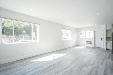 Appartement à louer à Miami Beach, Floride: 1 chambre, 91.97 m2 № 1957295 - photo 2