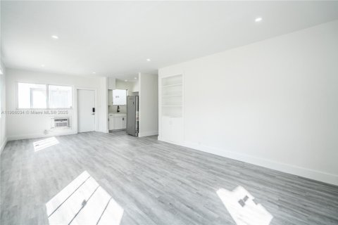 Appartement à louer à Miami Beach, Floride: 1 chambre, 91.97 m2 № 1957295 - photo 3