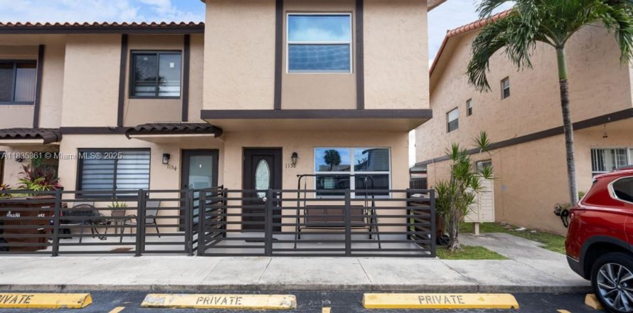 Кондоминиум с 3 спальнями в Хайалиа, Флорида № 1947092