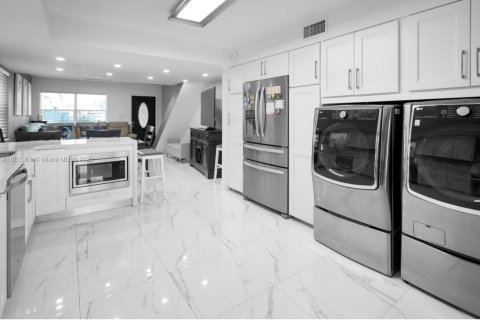 Купить кондоминиум в Хайалиа, Флорида 3 спальни, 97.83м2, № 1947092 - фото 6