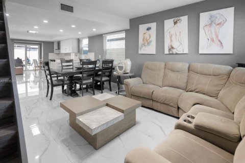 Купить кондоминиум в Хайалиа, Флорида 3 спальни, 97.83м2, № 1947092 - фото 4