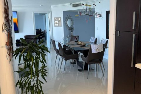 Condominio en venta en Aventura, Florida, 2 dormitorios, 109.72 m2 № 1951971 - foto 1