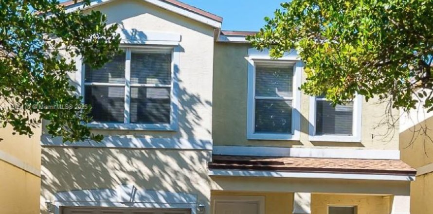 House in Deerfield Beach, Florida 3 bedrooms, 138.05 sq.m. № 1868329