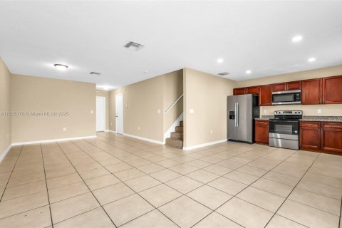 House in Deerfield Beach, Florida 3 bedrooms, 138.05 sq.m. № 1868329 - photo 4