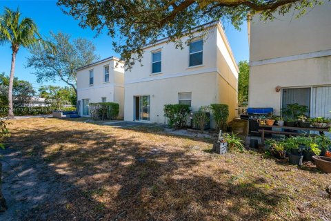 House in Deerfield Beach, Florida 3 bedrooms, 138.05 sq.m. № 1868329 - photo 25