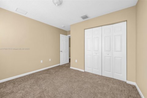 House in Deerfield Beach, Florida 3 bedrooms, 138.05 sq.m. № 1868329 - photo 18