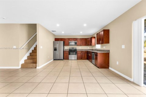 House in Deerfield Beach, Florida 3 bedrooms, 138.05 sq.m. № 1868329 - photo 3