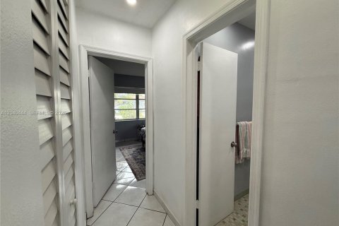 House in Tamarac, Florida 3 bedrooms, 141.49 sq.m. № 2087114 - photo 7
