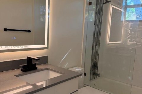 Villa ou maison à louer à Hollywood, Floride: 3 chambres, 151.24 m2 № 1996843 - photo 13