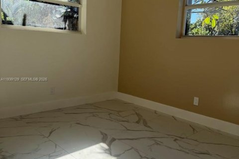 Villa ou maison à louer à Hollywood, Floride: 3 chambres, 151.24 m2 № 1996843 - photo 11