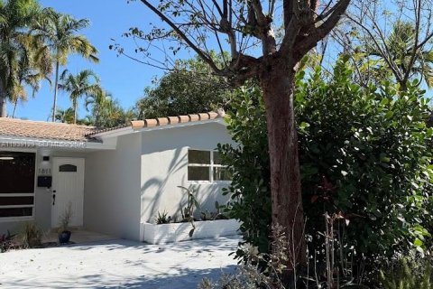 Villa ou maison à louer à Hollywood, Floride: 3 chambres, 151.24 m2 № 1996843 - photo 3