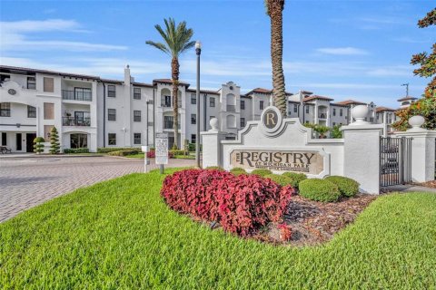 Condo in Orlando, Florida, 2 bedrooms  № 1831247 - photo 1