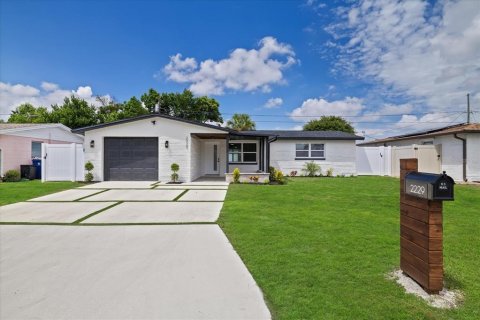 Casa en Holiday, Florida 3 dormitorios, 125.98 m2 № 2353558