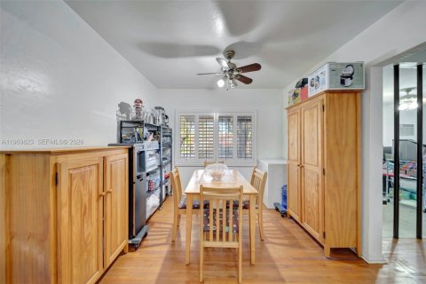 House in North Miami, Florida 2 bedrooms, 112.78 sq.m. № 2030746 - photo 13