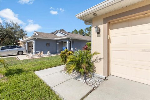 House in Land O' Lakes, Florida 3 bedrooms, 118.45 sq.m. № 1875965 - photo 4