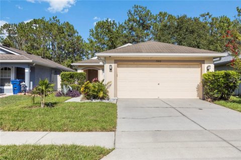 House in Land O' Lakes, Florida 3 bedrooms, 118.45 sq.m. № 1875965 - photo 1