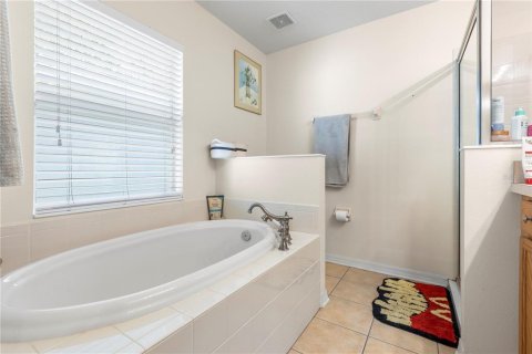 House in Land O' Lakes, Florida 3 bedrooms, 118.45 sq.m. № 1875965 - photo 26