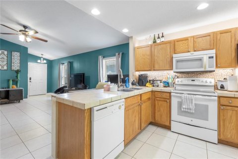 House in Land O' Lakes, Florida 3 bedrooms, 118.45 sq.m. № 1875965 - photo 8