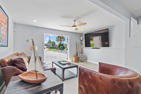 House in Port Orange, Florida 4 bedrooms, 264.59 sq.m. № 1838461 - photo 30
