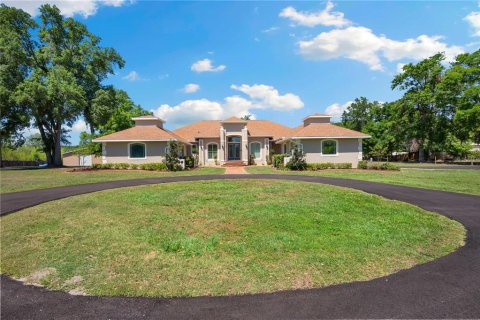 House in Dade City, Florida 4 bedrooms, 350.15 sq.m. № 1624737 - photo 6