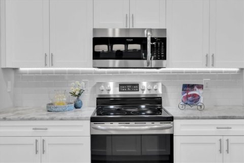 Casa en venta en Saint Petersburg, Florida, 4 dormitorios, 172.24 m2 № 2150914 - foto 15