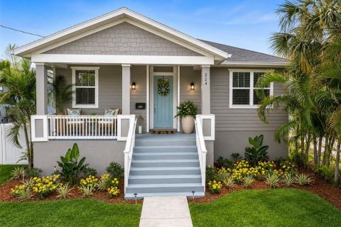 Casa en Saint Petersburg, Florida 4 dormitorios, 172.24 m2 № 2150914