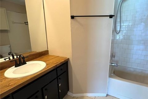 Apartamento en alquiler en Tampa, Florida, 3 dormitorios, 119.57 m2 № 1885806 - foto 11