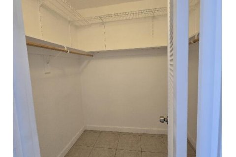 Condominio en alquiler en Pompano Beach, Florida, 1 dormitorio, 79.9 m2 № 2085894 - foto 10