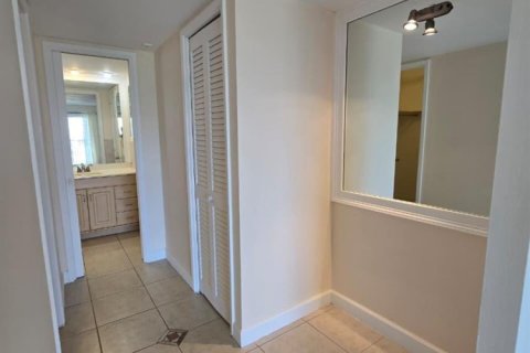 Condominio en alquiler en Pompano Beach, Florida, 1 dormitorio, 79.9 m2 № 2085894 - foto 9