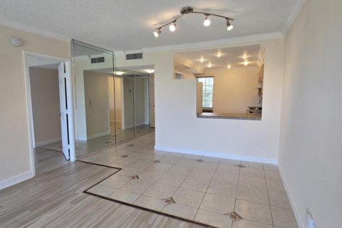 Condominio en Pompano Beach, Florida, 1 dormitorio  № 2085894
