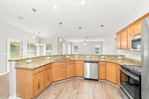 Villa ou maison à louer à Fruitland Park, Floride: 3 chambres, 175.68 m2 № 2389085 - photo 9