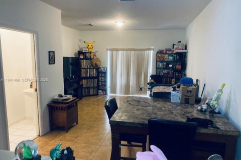 Купить таунхаус в Хомстед, Флорида 2 спальни, 98.94м2, № 1998867 - фото 2