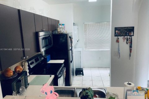 Таунхаус в Хомстед, Флорида 2 спальни, 98.94м2 № 1998867