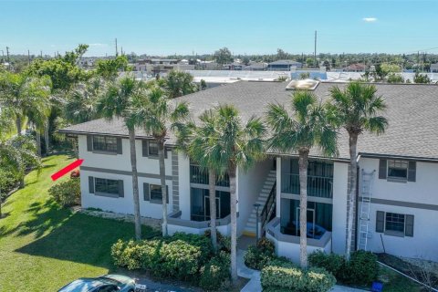 Condominio en alquiler en Port Charlotte, Florida, 2 dormitorios, 83.52 m2 № 1745371 - foto 30