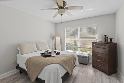 House in San Antonio, Florida 3 bedrooms, 175.77 sq.m. № 1658321 - photo 18
