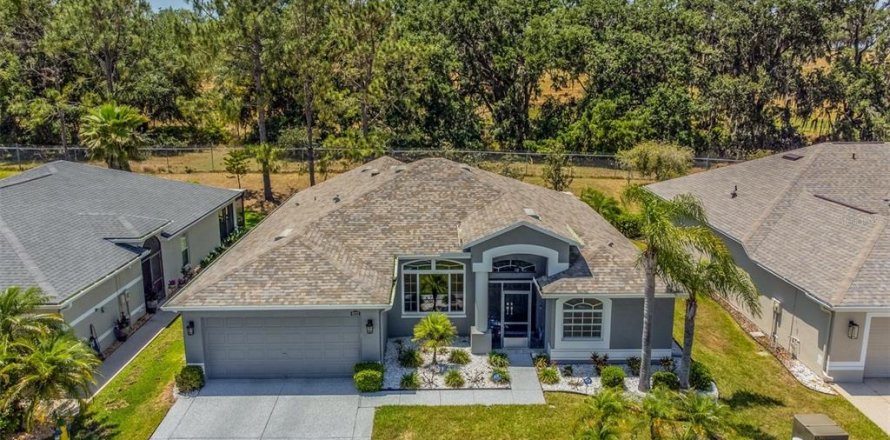House in San Antonio, Florida 3 bedrooms, 175.77 sq.m. № 1658321