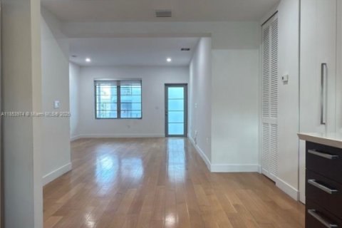 Copropriété à louer à Miami Beach, Floride: 1 chambre, 97.64 m2 № 1960394 - photo 5