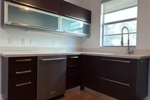 Copropriété à louer à Miami Beach, Floride: 1 chambre, 97.64 m2 № 1960394 - photo 7