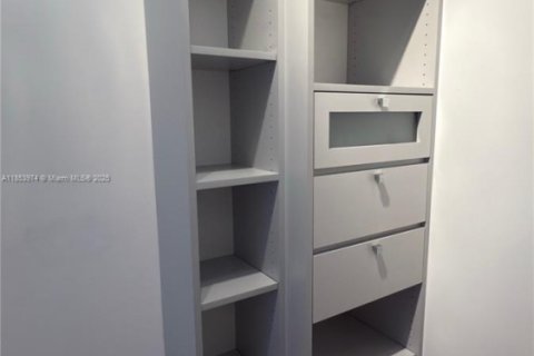 Copropriété à louer à Miami Beach, Floride: 1 chambre, 97.64 m2 № 1960394 - photo 14