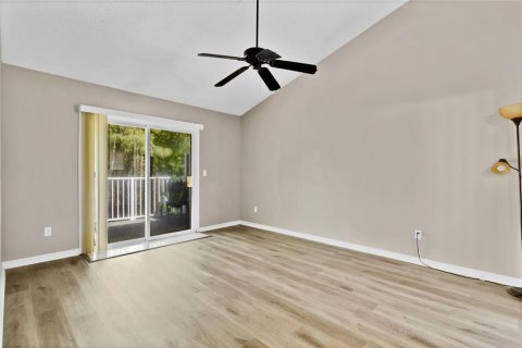 Condominio en alquiler en Kissimmee, Florida, 3 dormitorios, 123.19 m2 № 1785958 - foto 8
