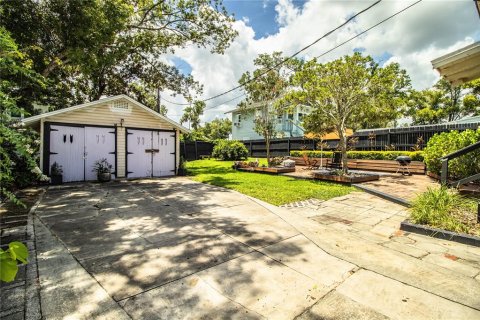 House in Lakeland, Florida 3 bedrooms, 176.05 sq.m. № 2213360 - photo 6