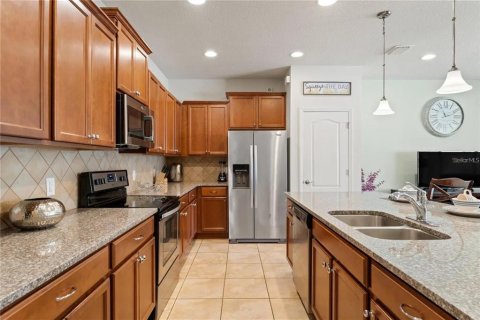 Adosado en venta en Kissimmee, Florida, 5 dormitorios, 210.24 m2 № 2106127 - foto 5